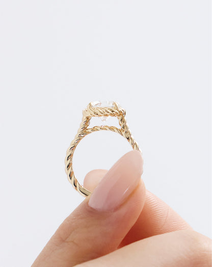 3.01 Round Lab Diamond in Twisted Wrap