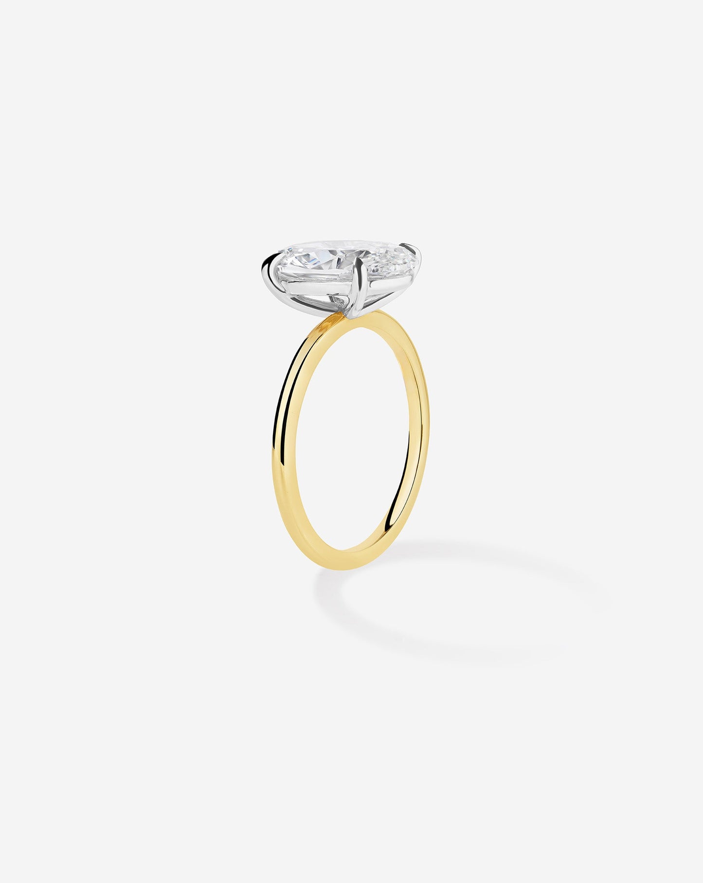 4.53 Oval Lab Diamond in Whisper Thin®