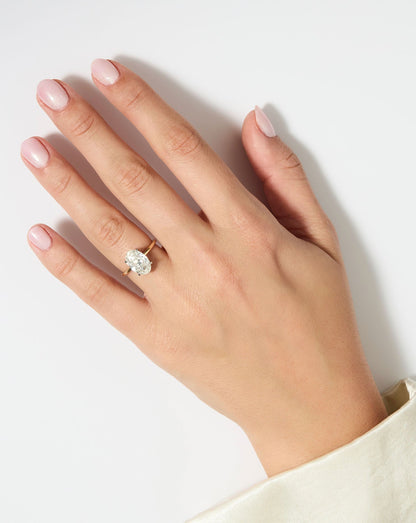 4.53 Oval Lab Diamond in Whisper Thin®