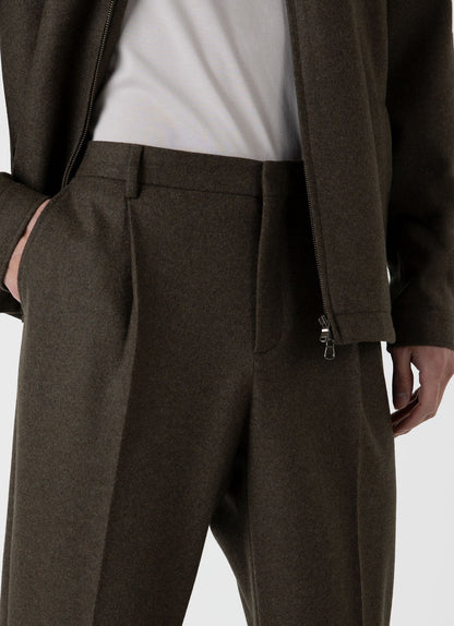 Mens Pleated Boiled Wool Trouser In Dark Khaki Mtrs3098 Gnhm